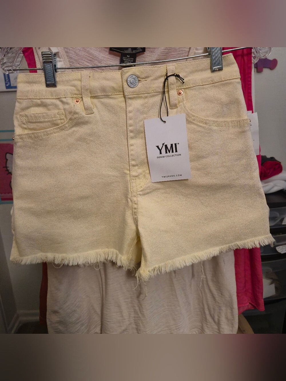 YMI Jrs Sz 5/27 High Waisted Frayed Hem Denim Shorts in Bumble Bee Yellow Nwt